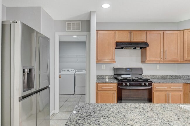 Building Photo - 5593 Markley Ave