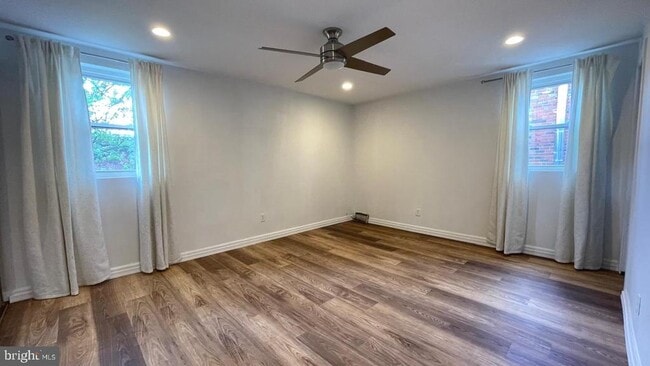 Building Photo - 324 Avon St