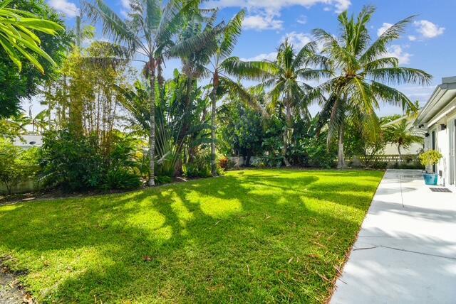 Building Photo - 702 NE 10th Ave