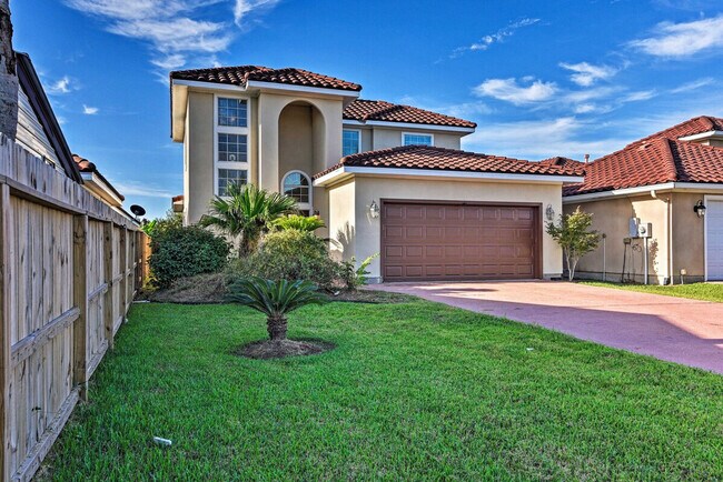 Building Photo - 2735 Broadway St