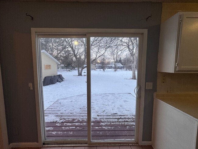 Building Photo - AVAILABLE NOW - Nicely rehabbed 3 Bedroom Single Family Home with Garage and Very Large Backyard