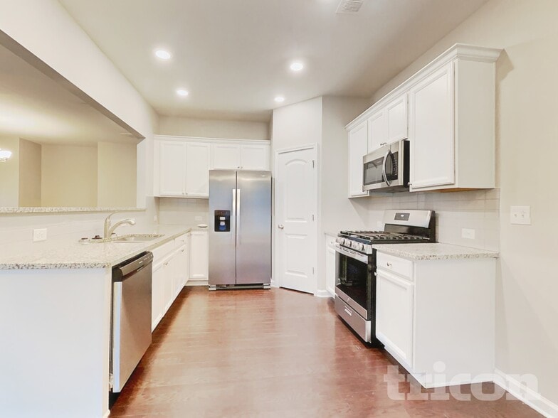 Building Photo - 3440 Baylor Cir
