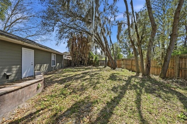 Building Photo - 12311 N Putney Ct