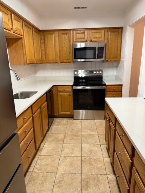 Building Photo - 900 Mix Ave