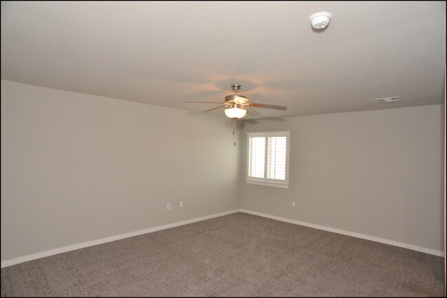 Building Photo - 945 Penrith St