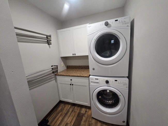 Building Photo - 1934 W 6th St