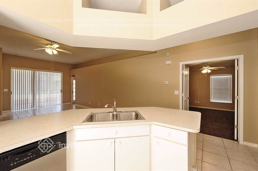 Building Photo - 407 Sand Ridge Dr