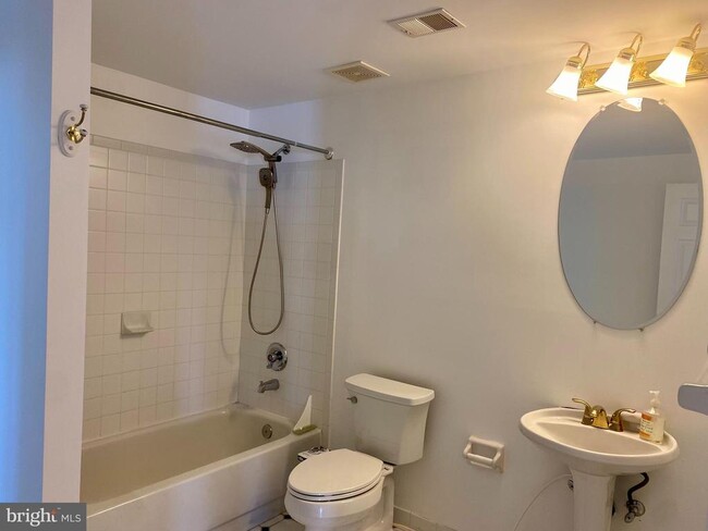 Building Photo - 7806 Birnam Wood Dr