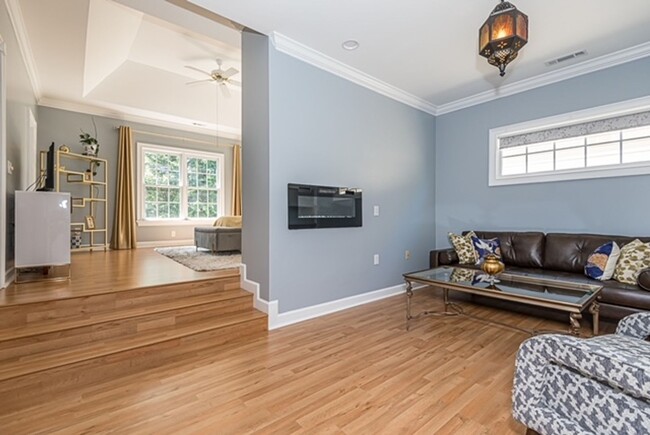 Building Photo - Newly Renovated 3BD, 2.5BA Raleigh Townhom...