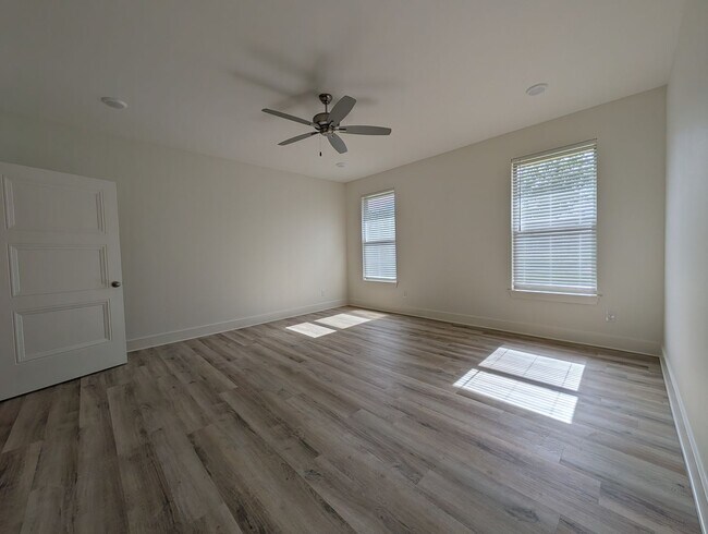 Building Photo - 7A Fernwood Dr