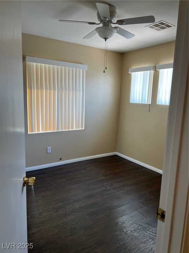 Building Photo - 212 Silver Castle St