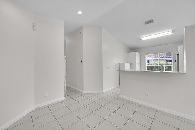 Building Photo - 5642 NW 118th Dr