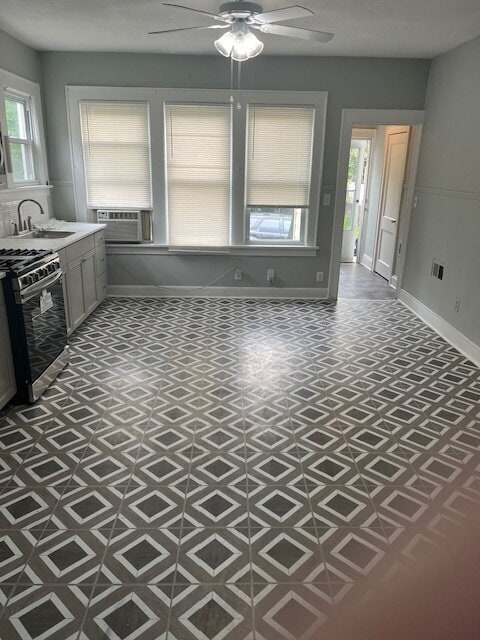 Building Photo - 2 Bedroom, 1 Bath, Renovated Apartment with Private Entrance and Off Street Parking