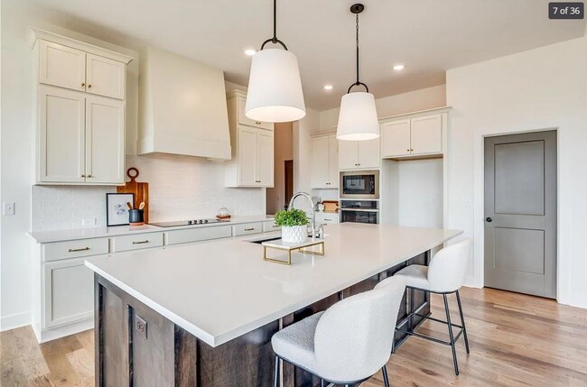 Building Photo - 113 Ciderbluff St