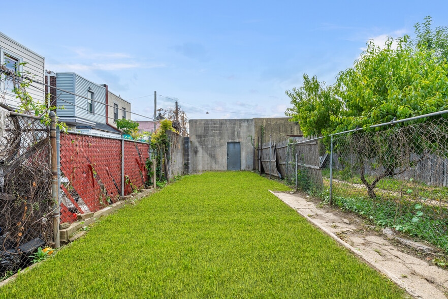 Building Photo - 3400 Reach St