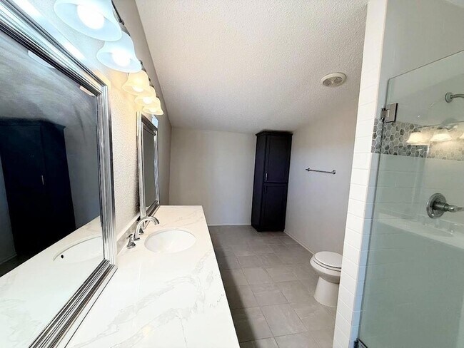 Building Photo - 2709 Co Rd 463