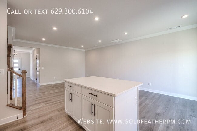 Building Photo - 2009 Walnut Ln