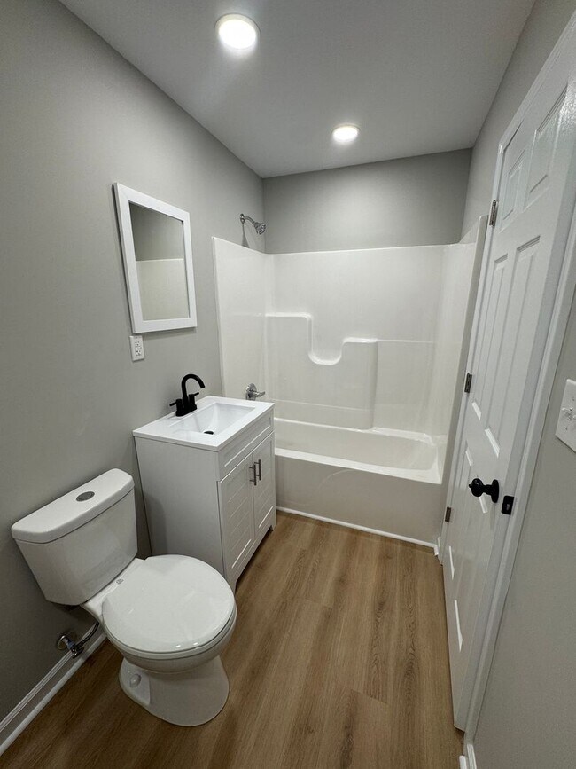 Building Photo - 4 Bed, 2.5 Bath with Park Access in the perfect location in Nicholasville! Stainless Steel Applia...