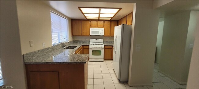 Building Photo - 2813 Cacto Ct
