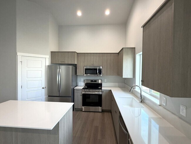 Building Photo - Move-In Special! Brand new 3 bed 2 bath home with bonus room, located in Meridian just off McMill...