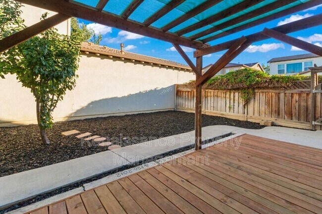 Building Photo - 638 W Gravino Dr