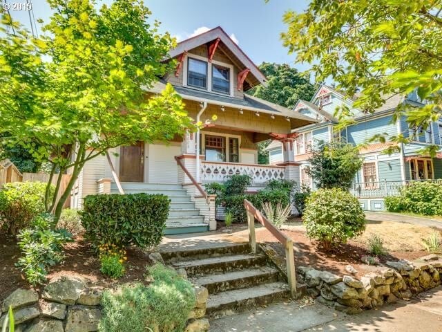 Building Photo - 4008 SE Yamhill St