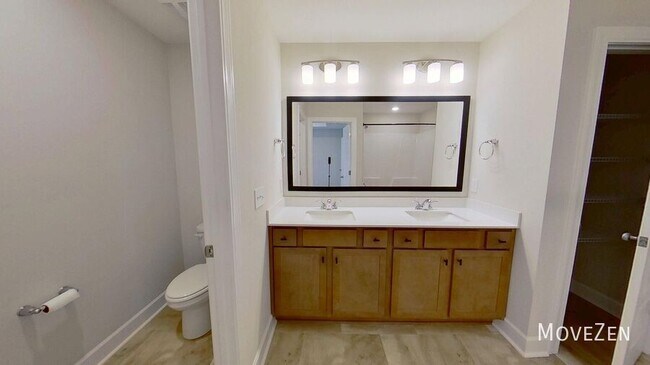 Building Photo - 327 Hollenbeck Pl