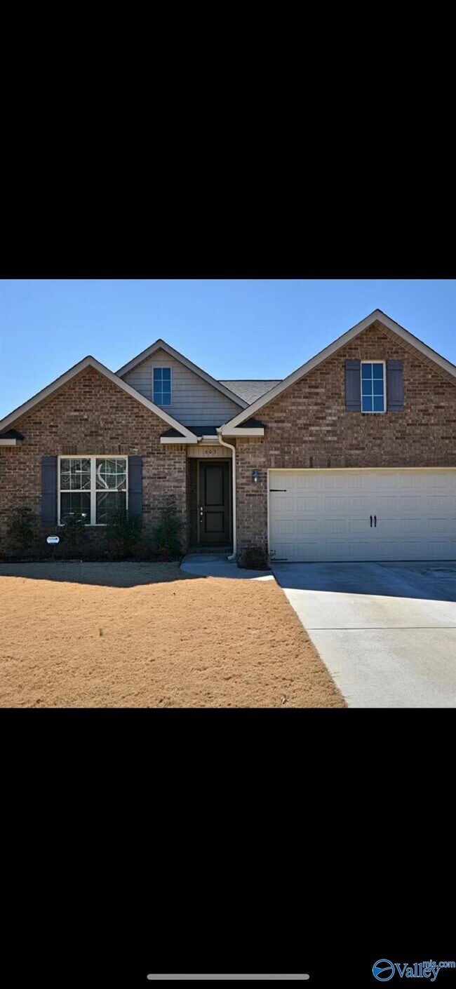 Building Photo - 605 Summerdawn Pl