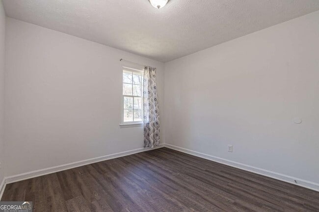 Building Photo - 926 Live Oak Ct