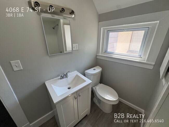 Building Photo - 4068 E 74th St