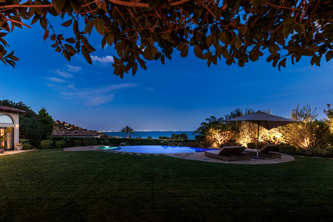 Primary Photo - 22560 Carbon Mesa Rd