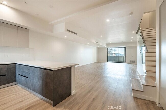Building Photo - 7341 Valmont St