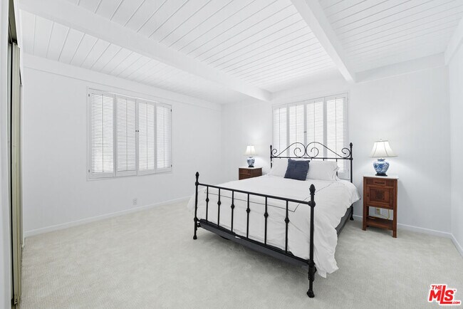 Building Photo - 21938 Pacific Coast Hwy