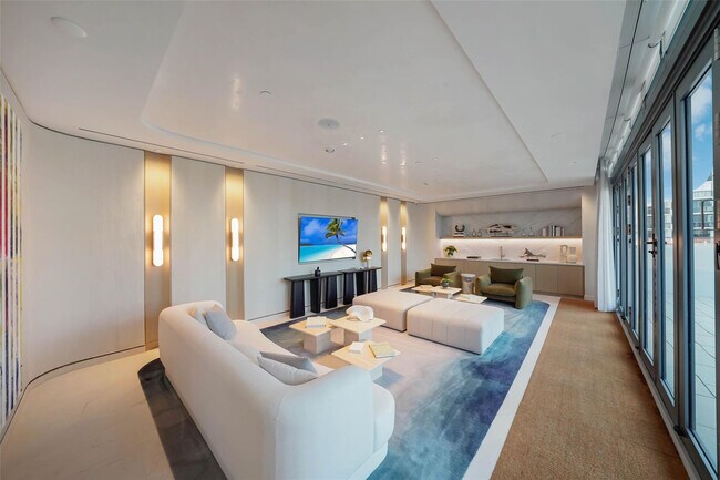 Building Photo - 900 N Ocean Blvd