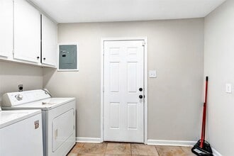 Building Photo - 1038 Cottage Oak Ln