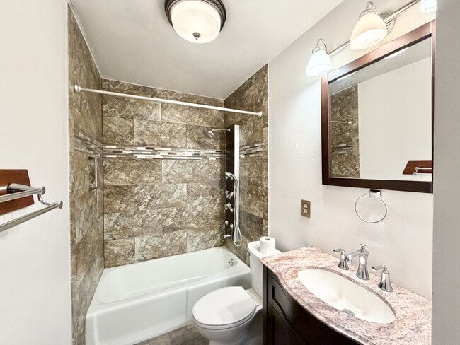 Building Photo - 710-712 S Ringold St