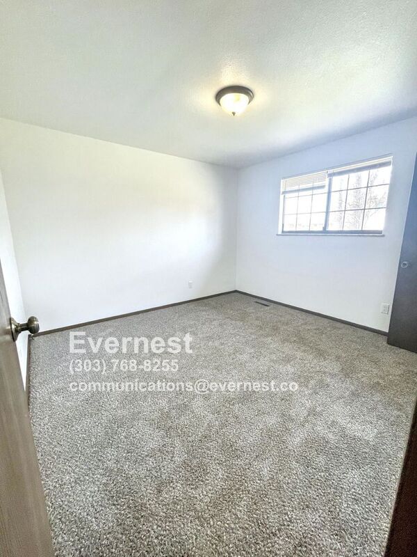 Building Photo - 2333 W 17th St