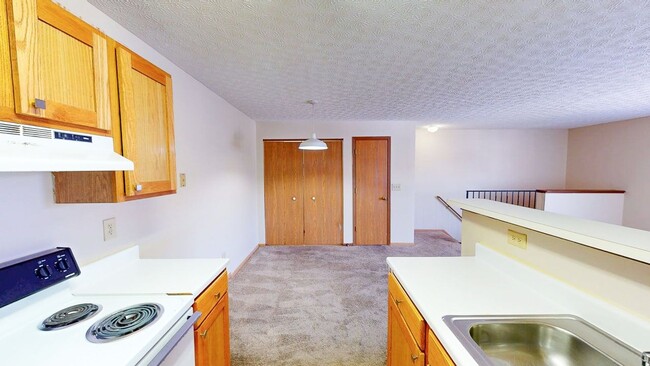 Building Photo - 5498 Cedar Springs