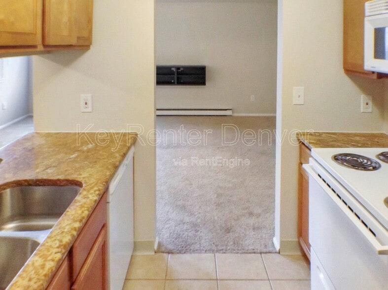 Building Photo - 5873 S Prince St