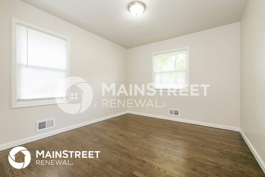 Building Photo - 12800 E 49th Terrace S