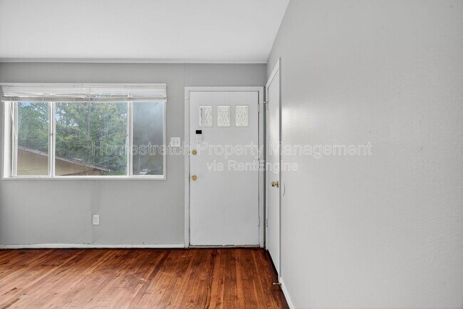 Building Photo - 7507 Blanding Dr