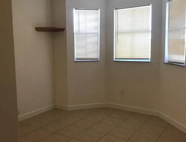 Building Photo - 2461 SE 16th Terrace