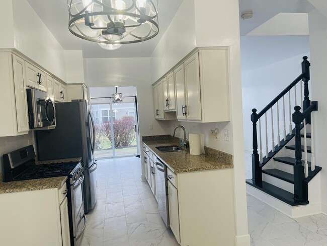 Building Photo - 2813 Powell Ct