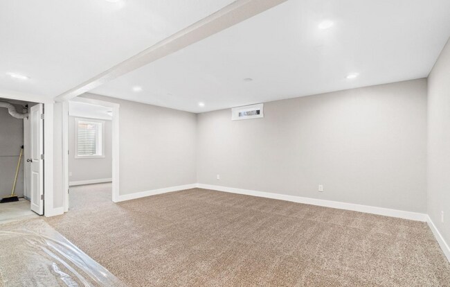 Building Photo - 89 W 81st Pl