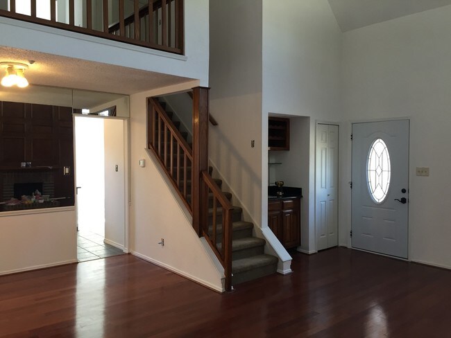 Building Photo - 100 Shinoak Valley