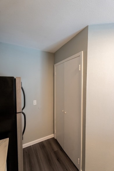 Building Photo - 2501 Gulf Fwy