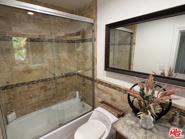 Building Photo - 1727 San Ysidro Dr