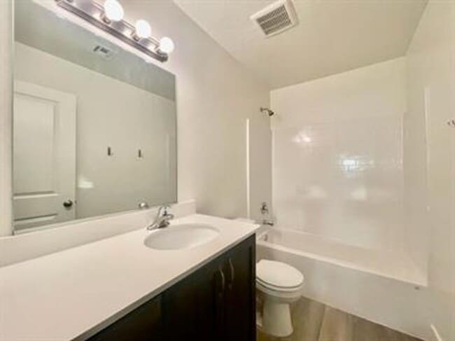 Building Photo - Beautiful 4-Bedroom Modern Home in St. George