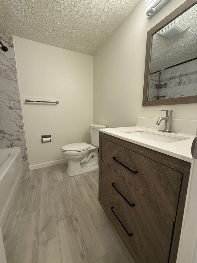 Building Photo - Great Largo 2/1 condo 55+ community