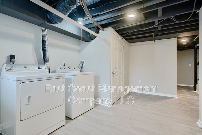 Building Photo - 1535 Chilworth Ave